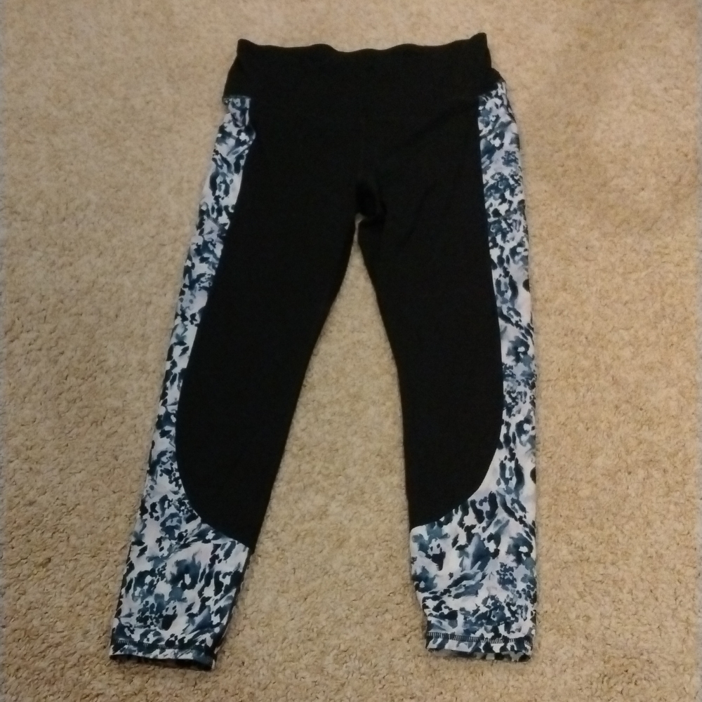 Gaiam Om High Waisted 7/8 leggings Size Large